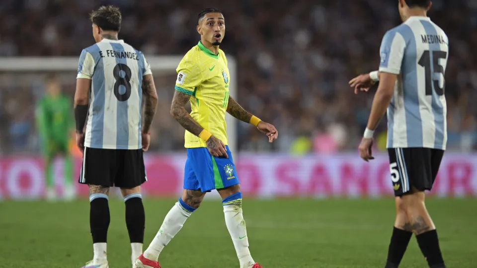 Ednaldo Rodrigues e Raphinha silenciam após goleada em semana de reeleição e fala polêmica